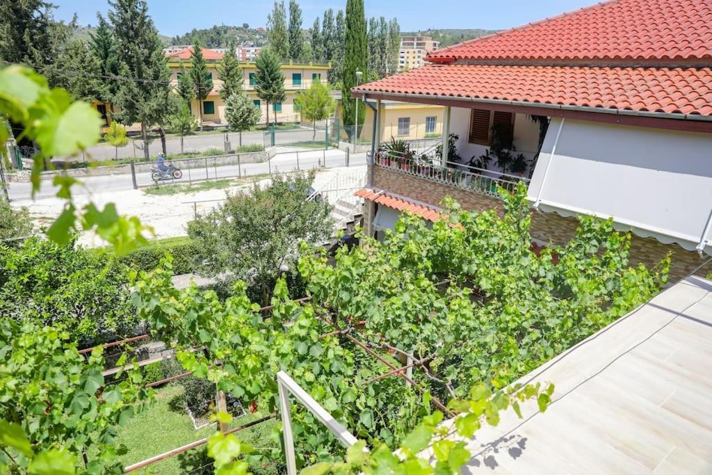 Cereni Guesthouse Berat Exterior photo