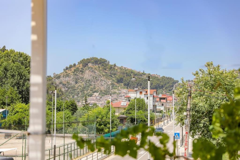 Cereni Guesthouse Berat Exterior photo